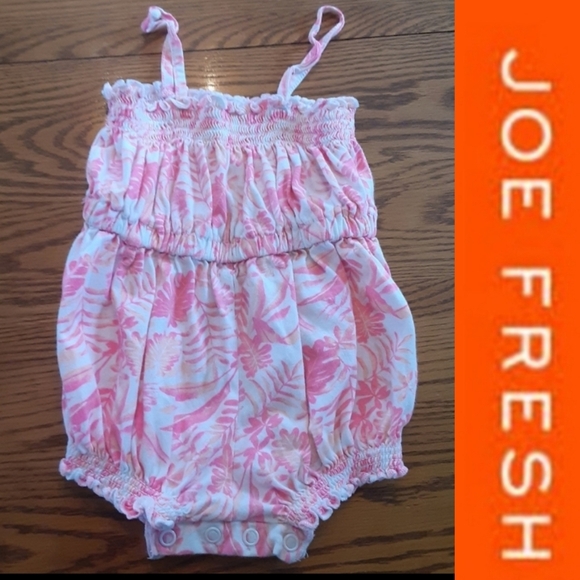 Size 6-12 months baby girls orange an pink onesie - Picture 9 of 9